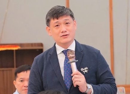 Celebrating Leadership: Truong Quang Trung's Journey in Healthcare