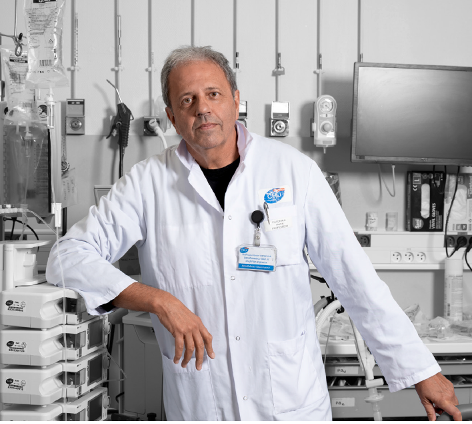 Leading Expert in Anesthesiology: Academic and Professional Highlights