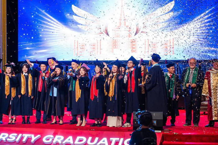 Fresh Career Moves After University Graduation